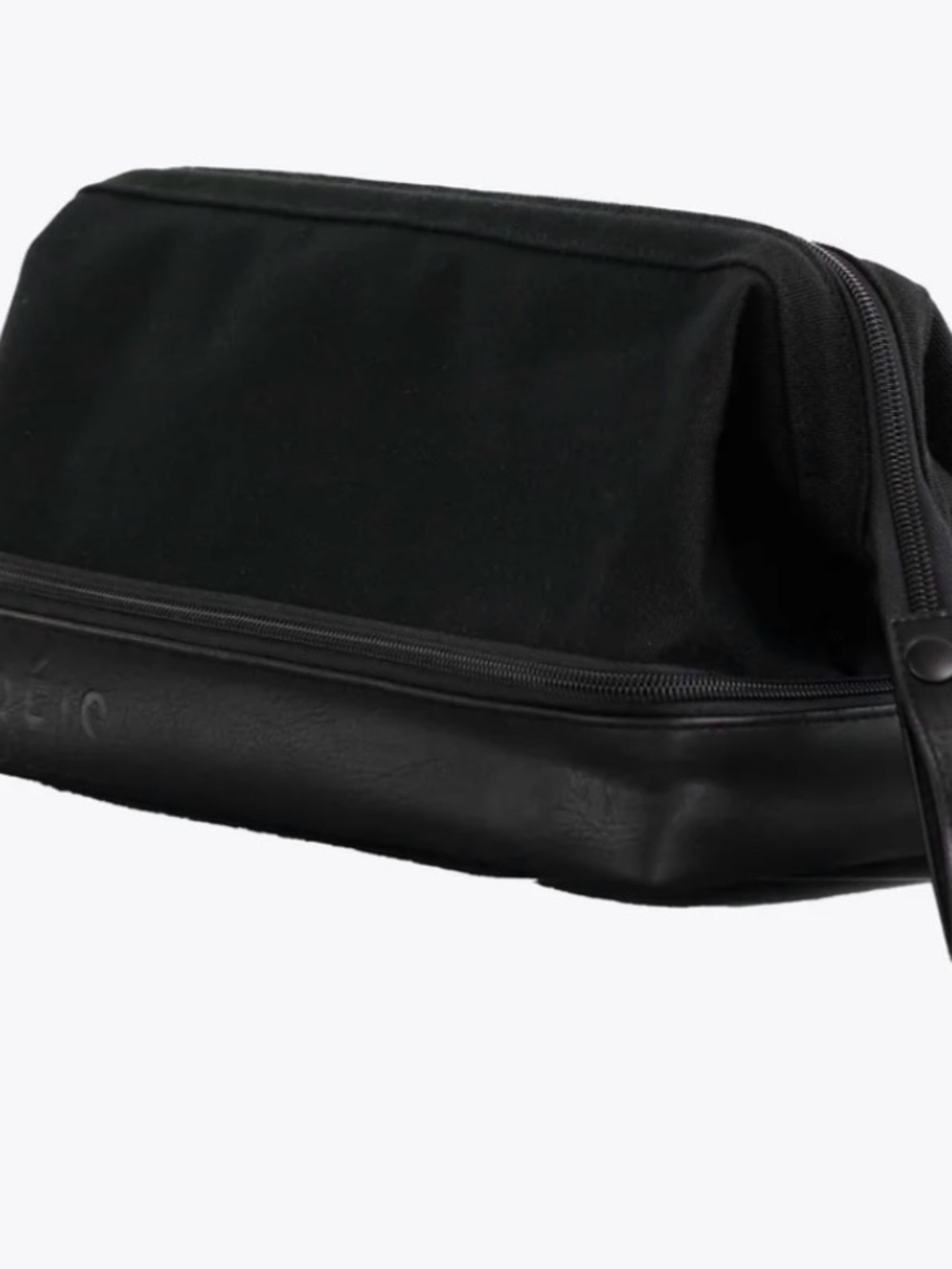NEW! BEIS The Dopp Kit 
in Black Toiletry Bag